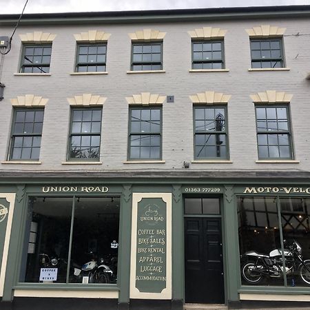 Union Road Moto Velo Accommodation Crediton Bagian luar foto