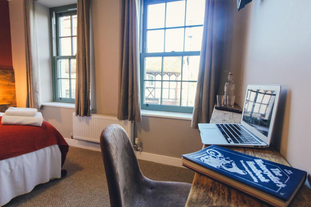 Union Road Moto Velo Accommodation Crediton Bagian luar foto