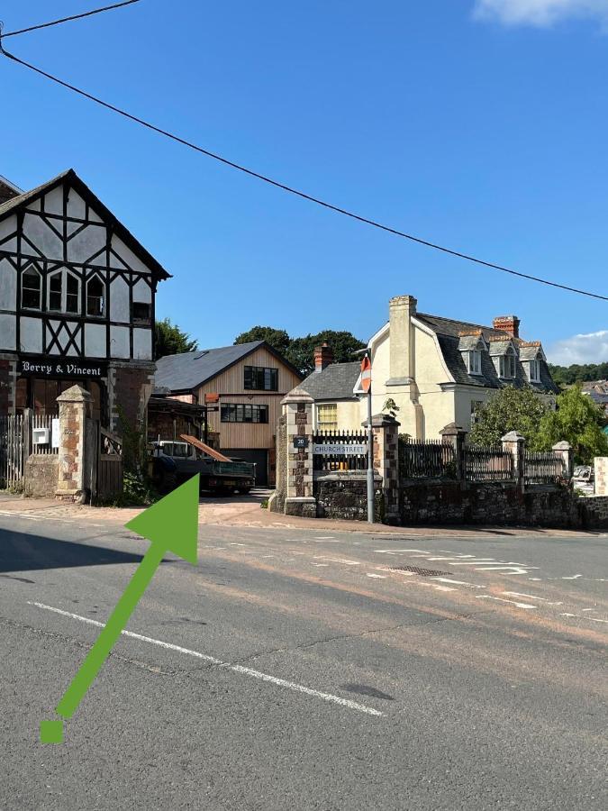 Union Road Moto Velo Accommodation Crediton Bagian luar foto