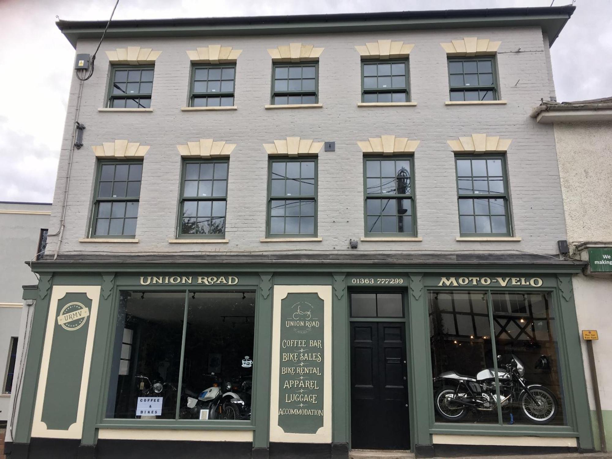 Union Road Moto Velo Accommodation Crediton Bagian luar foto