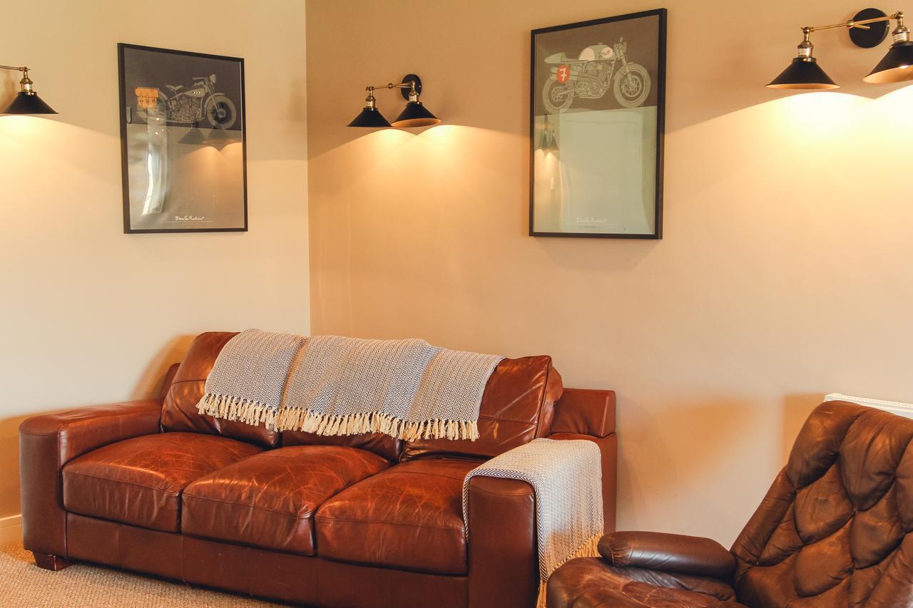 Union Road Moto Velo Accommodation Crediton Bagian luar foto